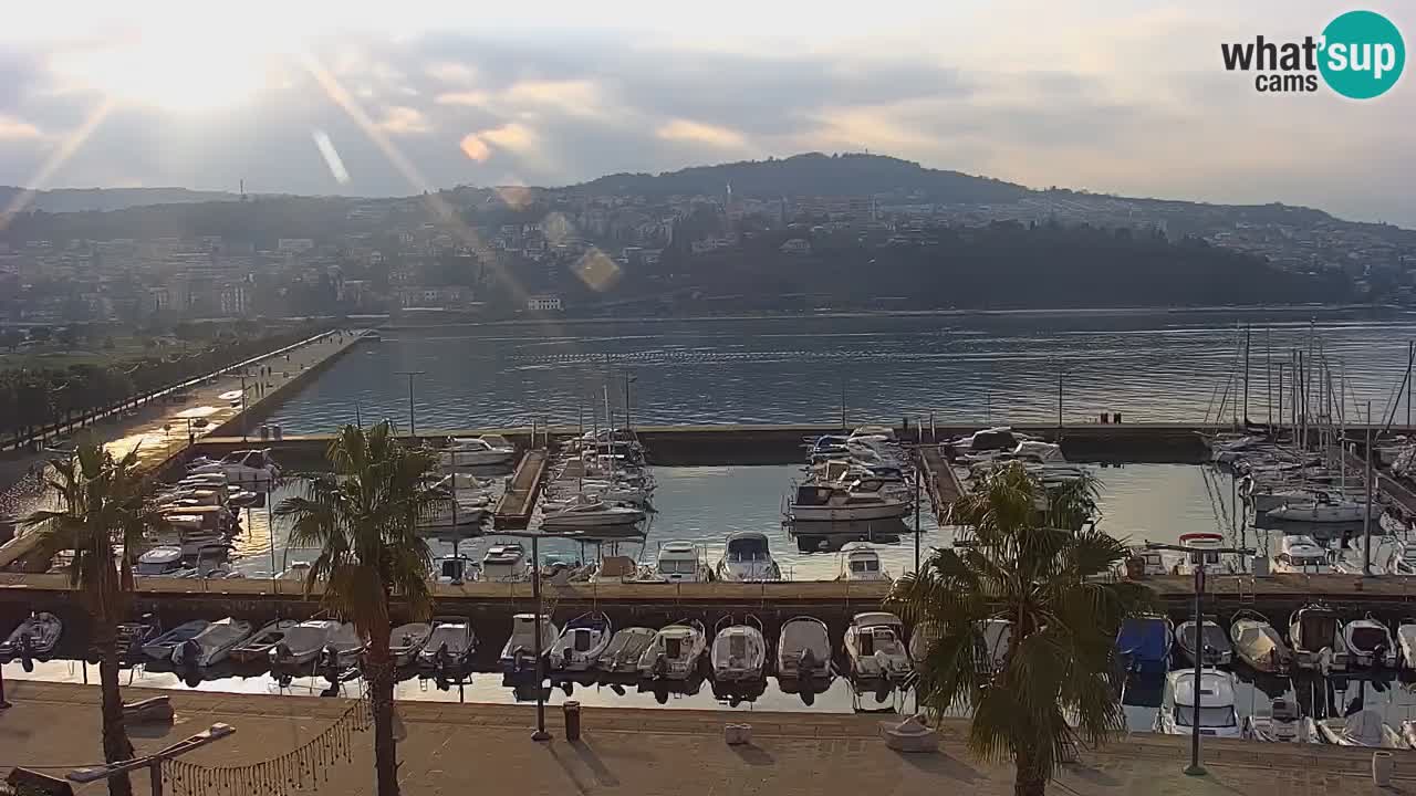 Webcam Koper – Panorama of the marina and promenade from the Grand Hotel Koper