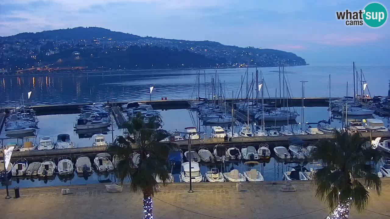 Webcam Koper – Panorama of the marina and promenade from the Grand Hotel Koper