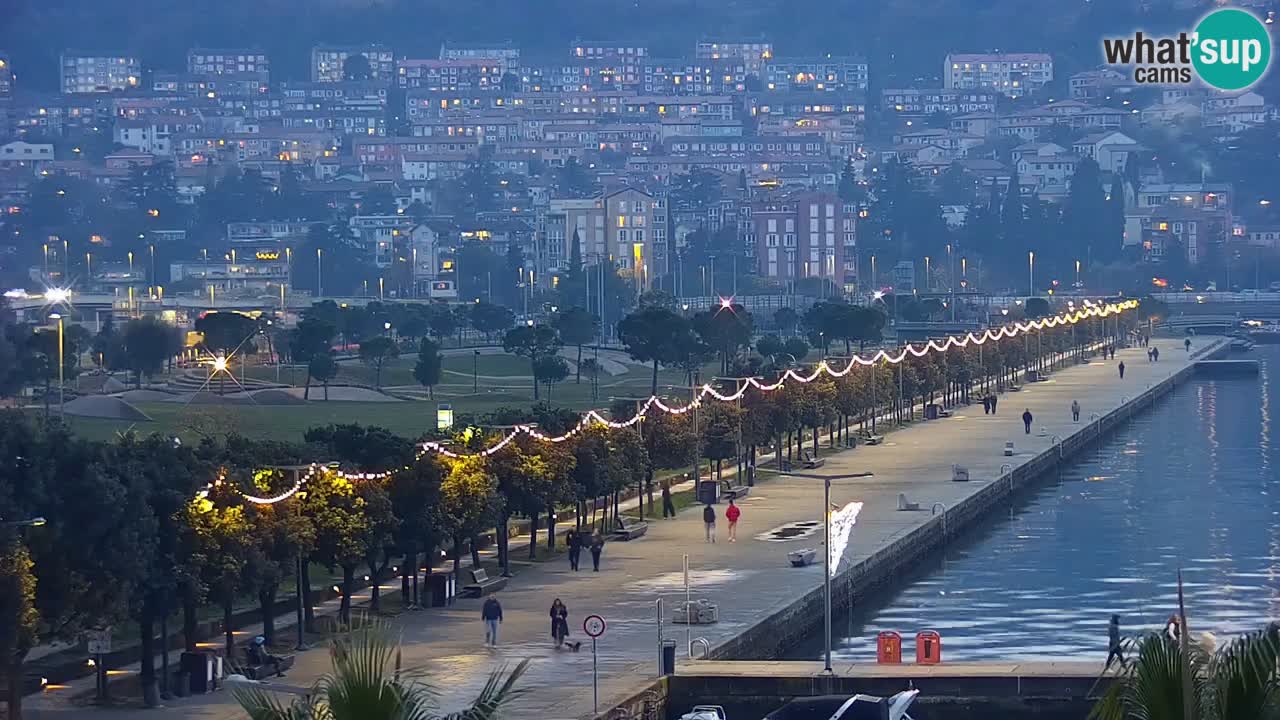 Webcam Koper – Panorama of the marina and promenade from the Grand Hotel Koper
