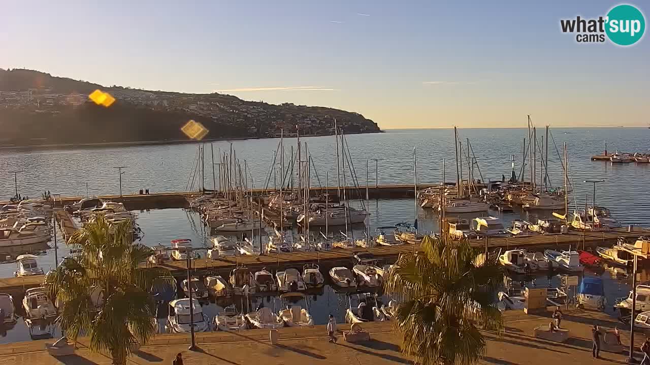 Webcam Koper – Panorama of the marina and promenade from the Grand Hotel Koper