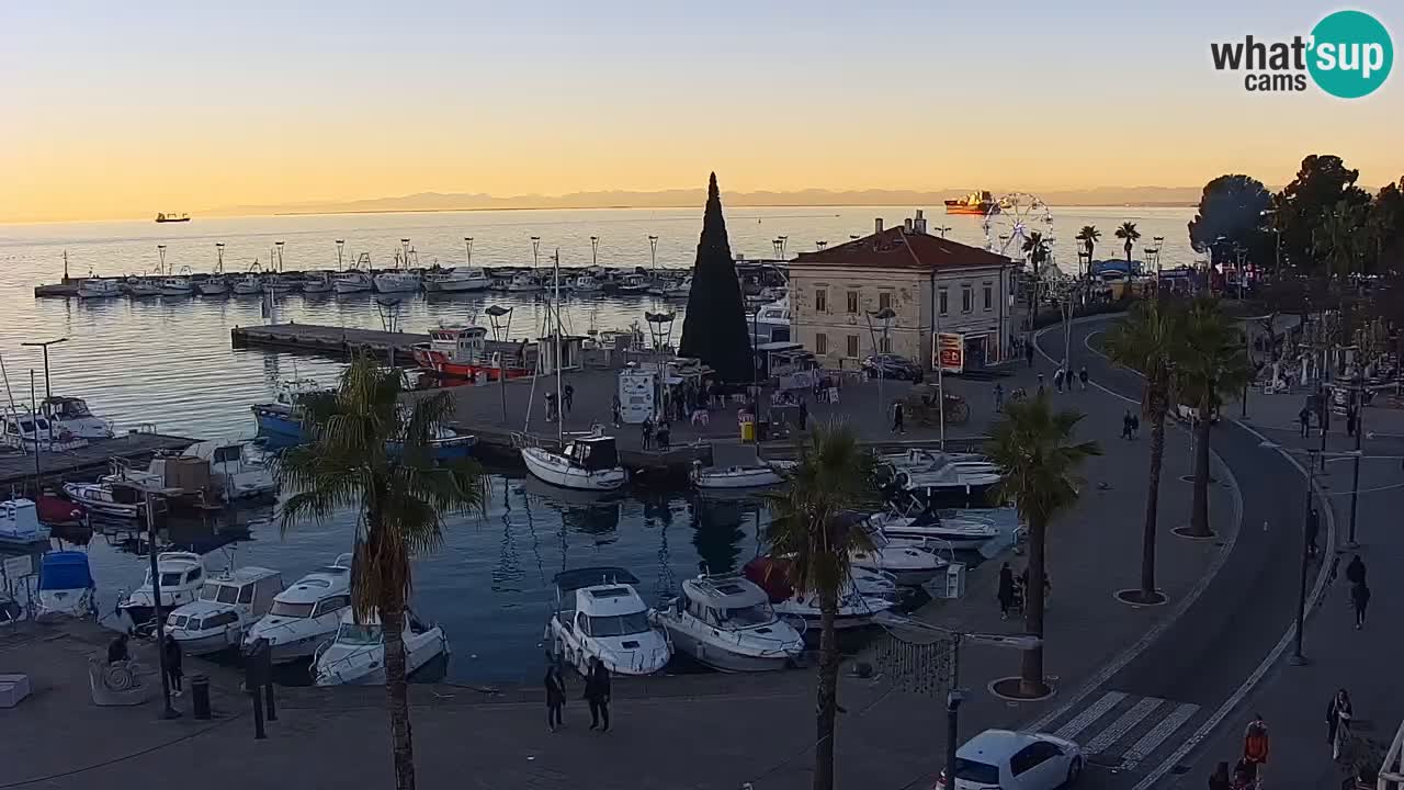 Web kamera Koper – marina i promenada – hotel Grand Koper
