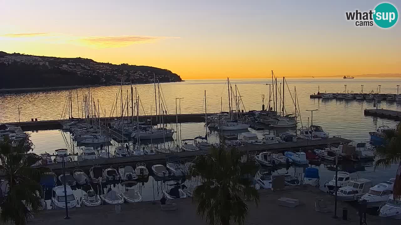 Webcam en direct du port de Koper – port de croisière et de fret – Slovénie