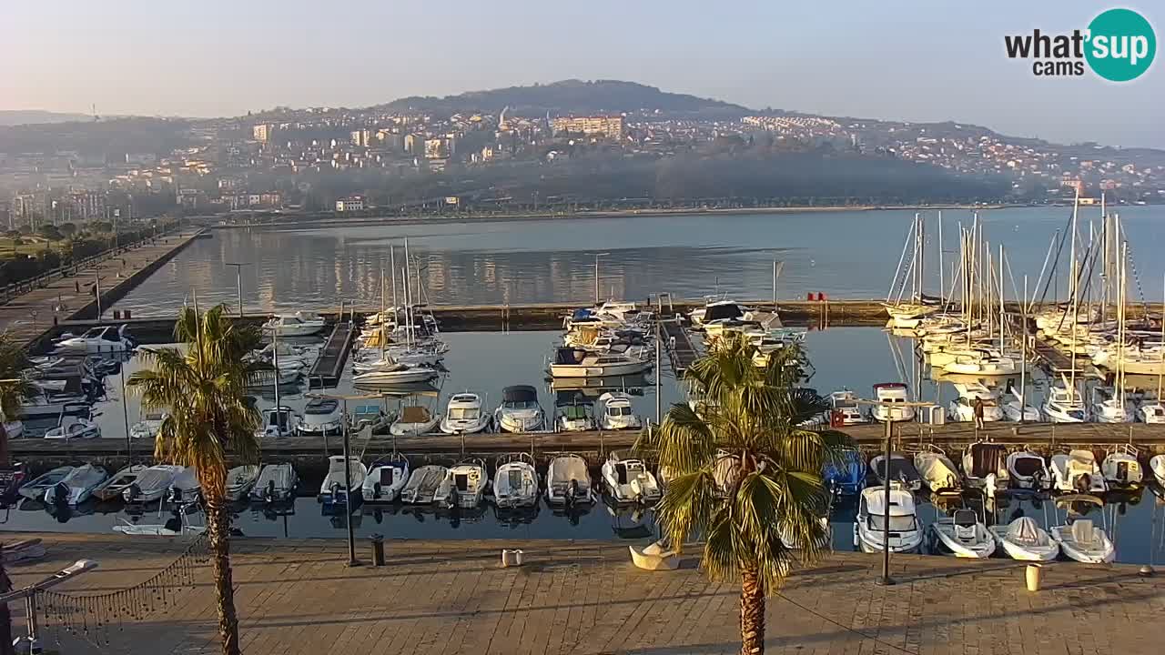 Webcam Koper – Panorama de la marina et de la promenade depuis le Grand Hotel Koper