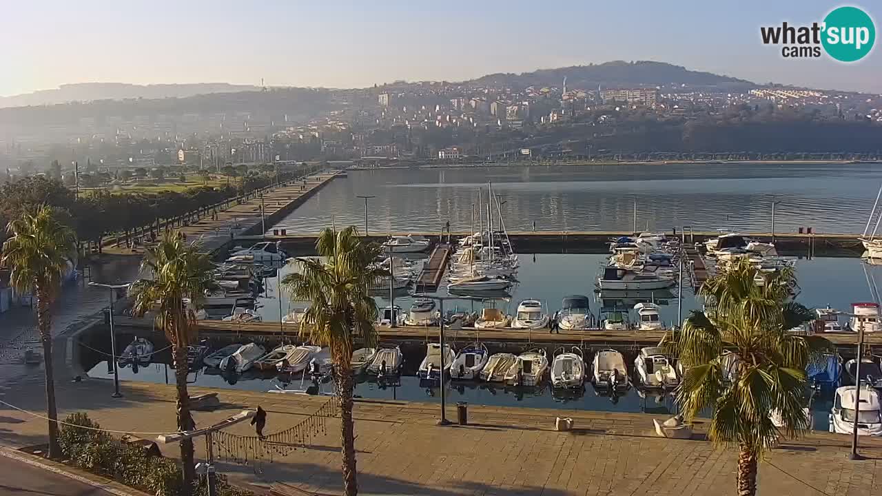 Webcam Koper – Panorama de la marina et de la promenade depuis le Grand Hotel Koper