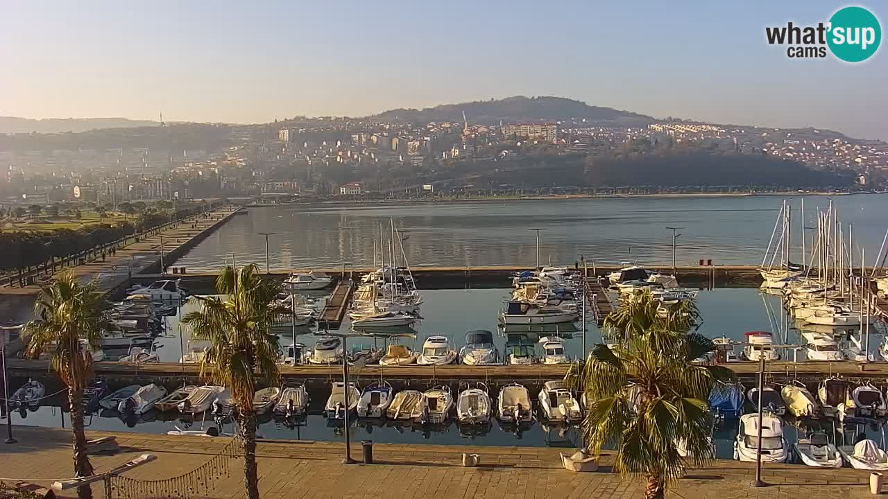 Camera en vivo Koper – puerto deportivo y paseo marítimo desde el Hotel Grand Koper