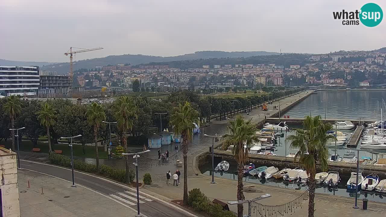 Webcam Koper – Panorama de la marina et de la promenade depuis le Grand Hotel Koper