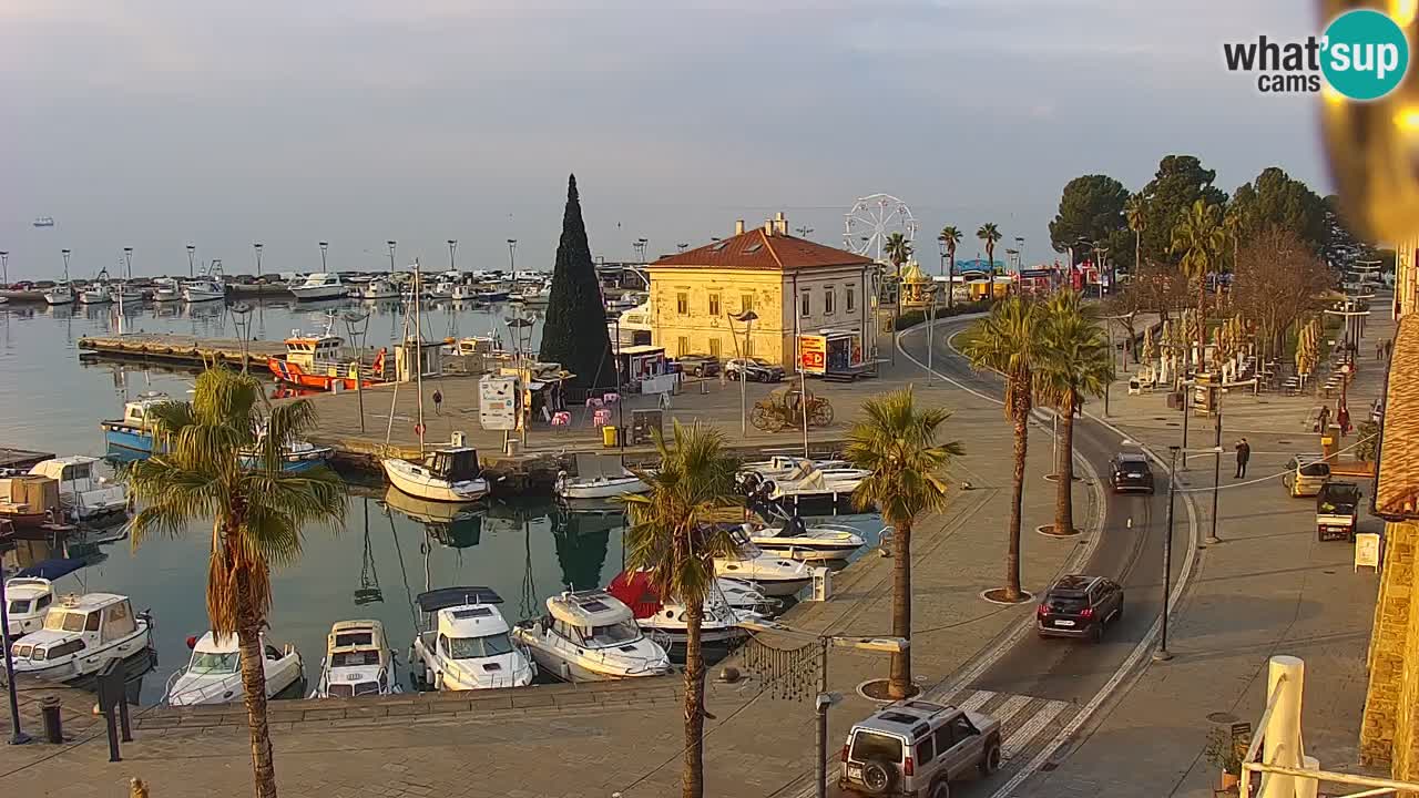 Camera en vivo Koper – puerto deportivo y paseo marítimo desde el Hotel Grand Koper