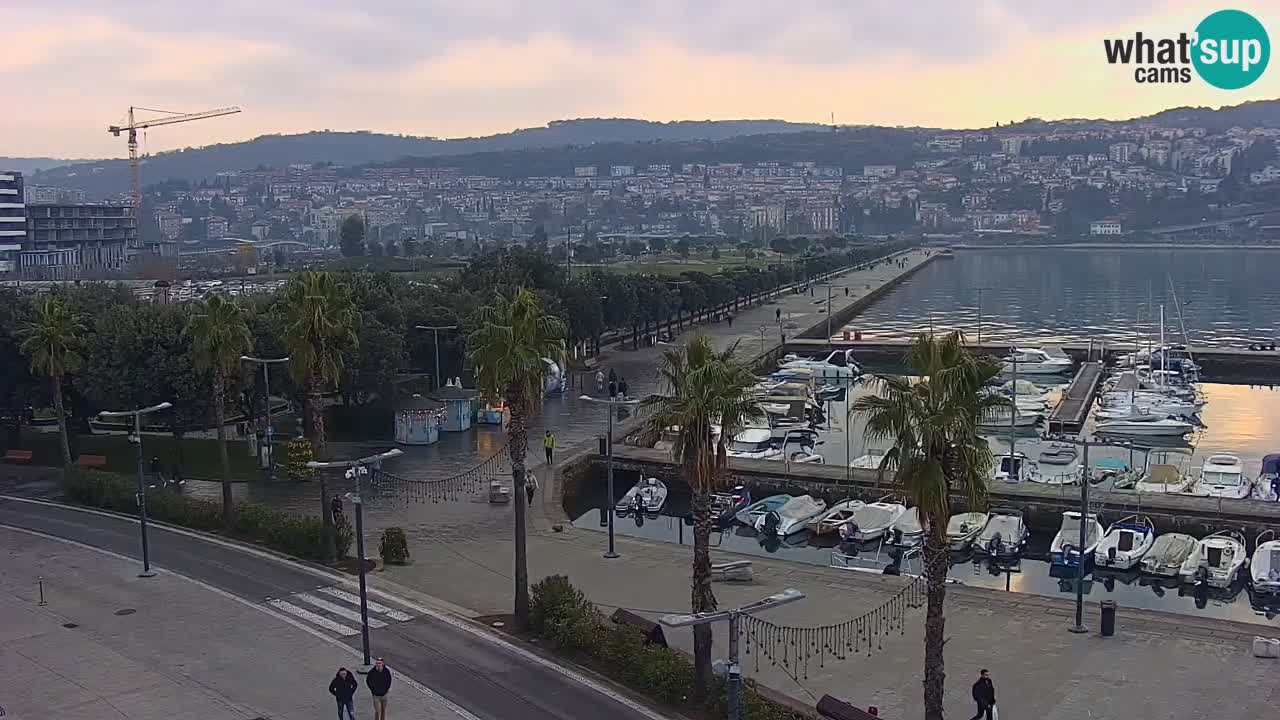Web kamera Koper – marina i promenada – hotel Grand Koper