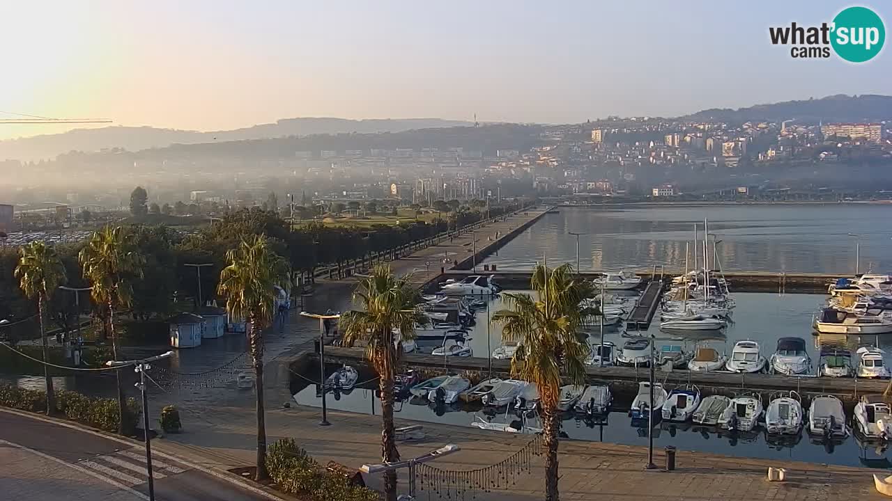Camera en vivo Koper – puerto deportivo y paseo marítimo desde el Hotel Grand Koper
