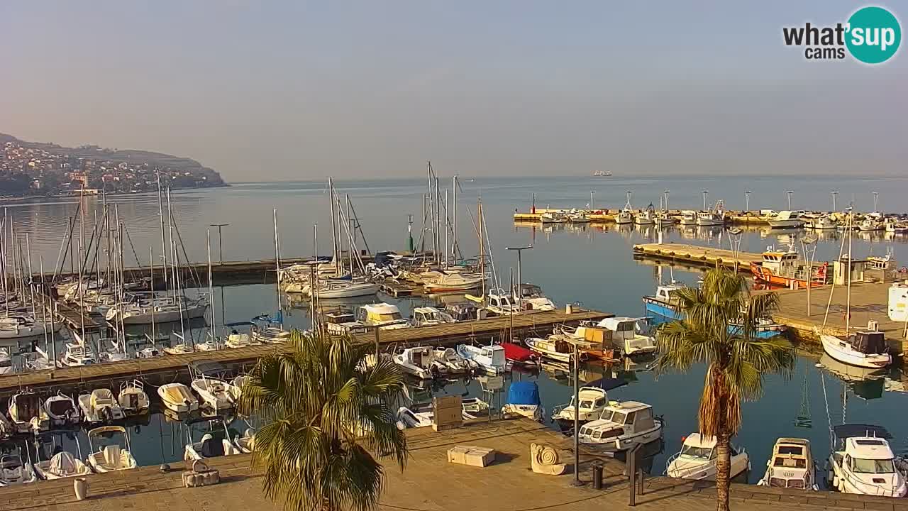 Camera en vivo Koper – puerto deportivo y paseo marítimo desde el Hotel Grand Koper