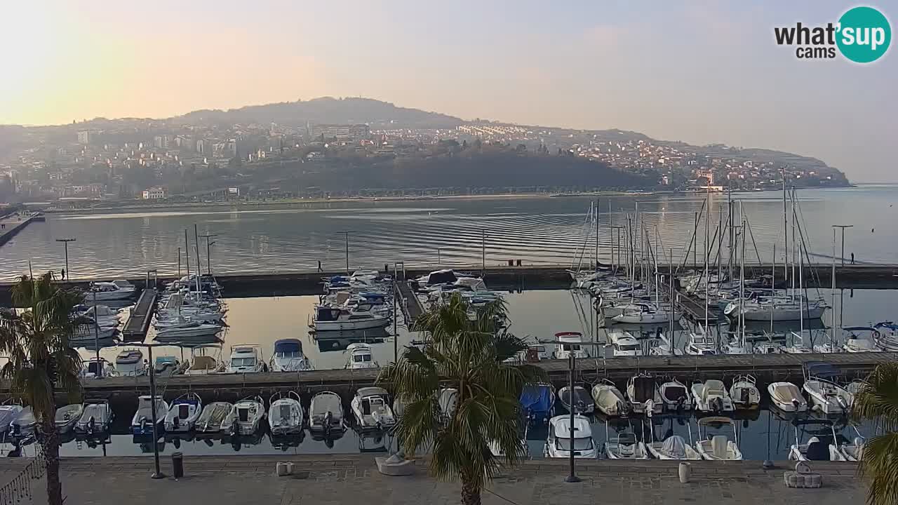 Webcam Koper – Panorama de la marina et de la promenade depuis le Grand Hotel Koper