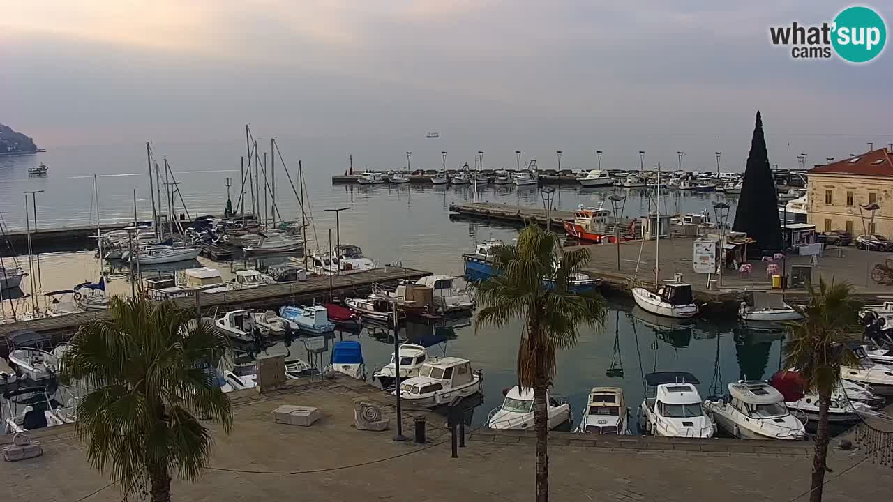 Webcam Koper – Panorama of the marina and promenade from the Grand Hotel Koper