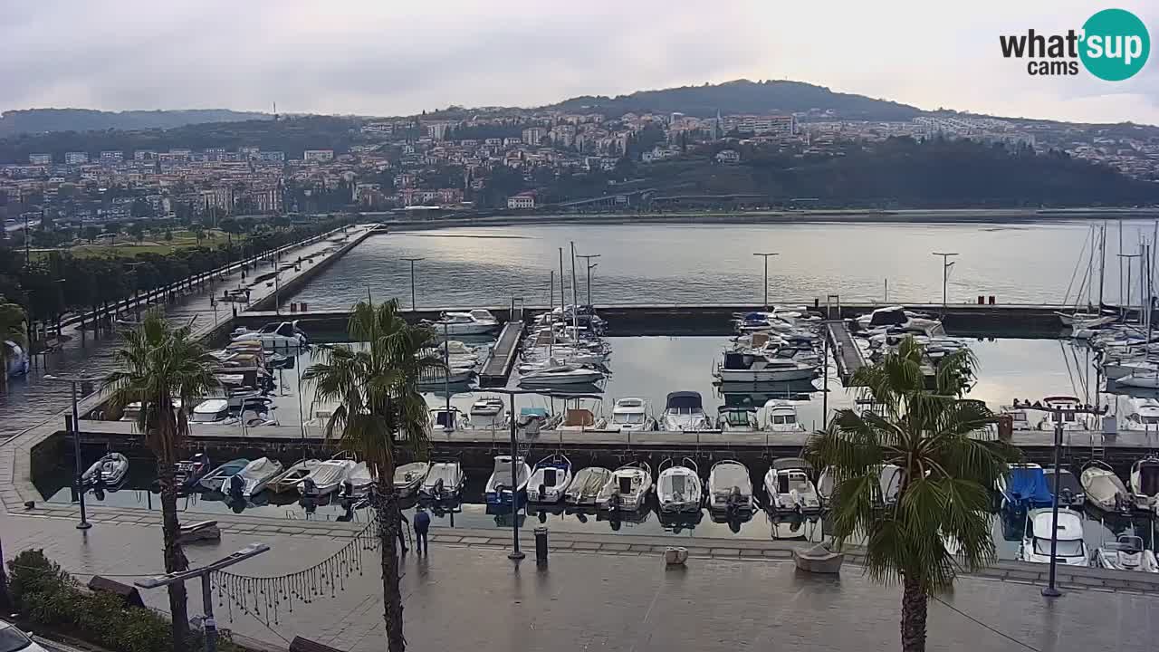 Webcam en direct du port de Koper – port de croisière et de fret – Slovénie
