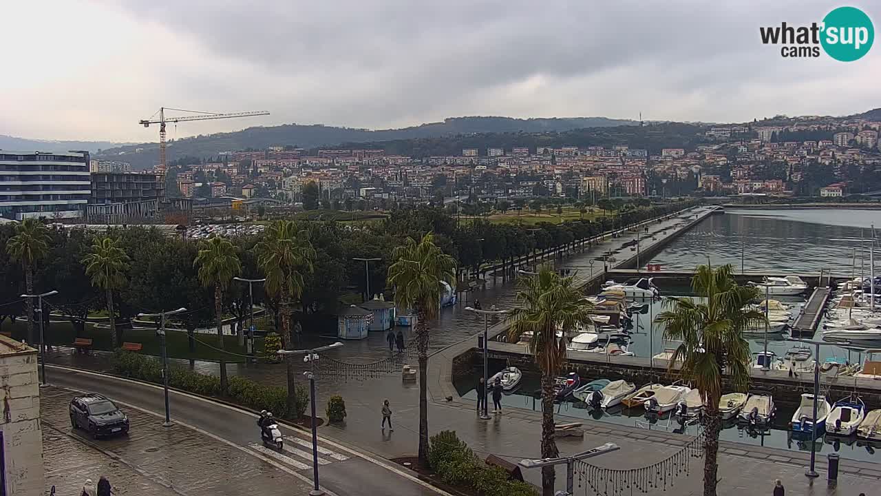 Webcam Koper – Panorama de la marina et de la promenade depuis le Grand Hotel Koper