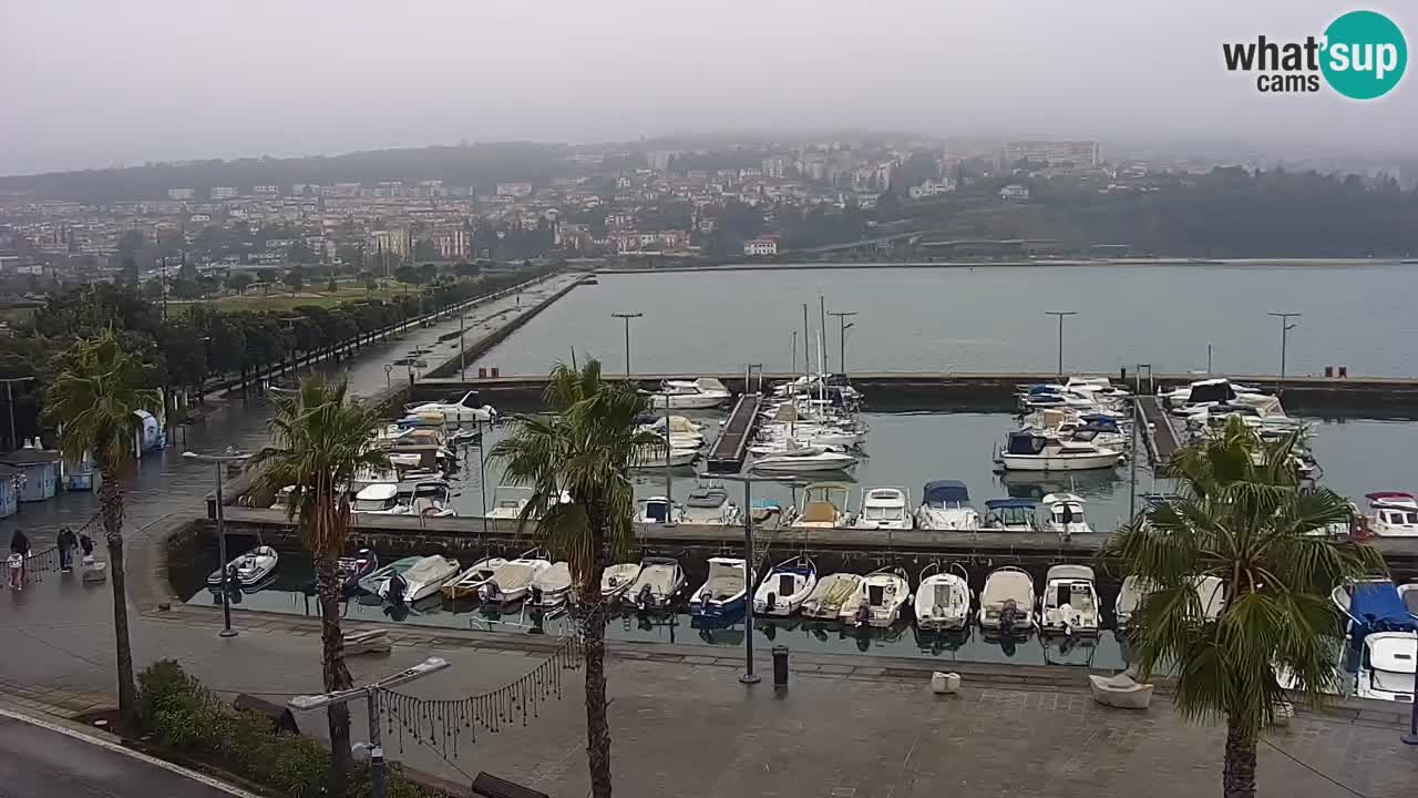 Spletna kamera Koper – Panorama na marino in promenado s Hotela Grand Koper