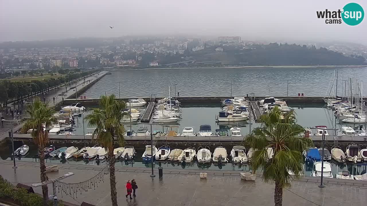 Webcam Koper – Panorama des Jachthafens und der Promenade vom Hotel Grand Koper