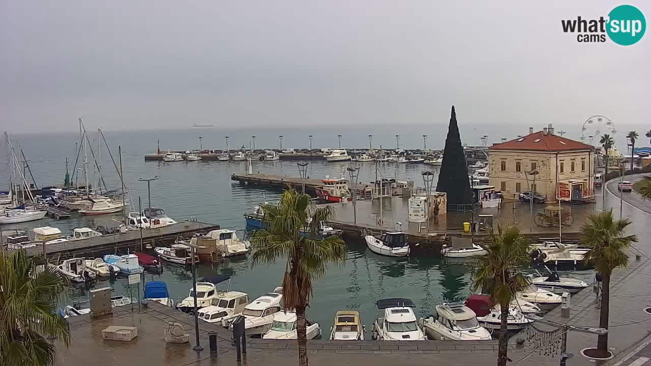 Webcam Koper – Panorama des Jachthafens und der Promenade vom Hotel Grand Koper