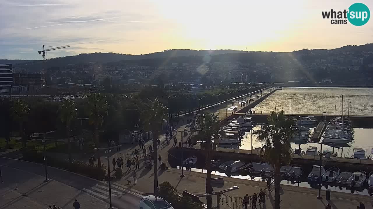 Camera en vivo Koper – puerto deportivo y paseo marítimo desde el Hotel Grand Koper