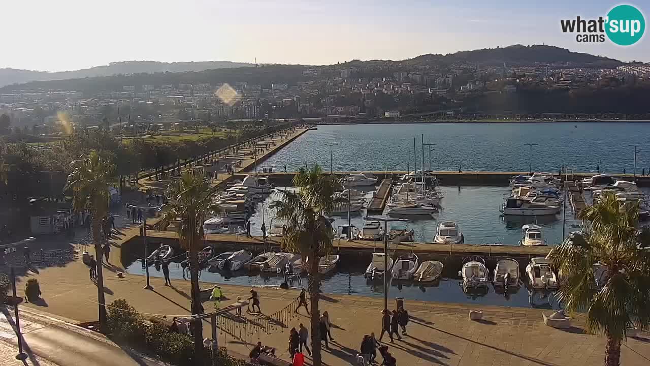 Spletna kamera Koper – Panorama na marino in promenado s Hotela Grand Koper