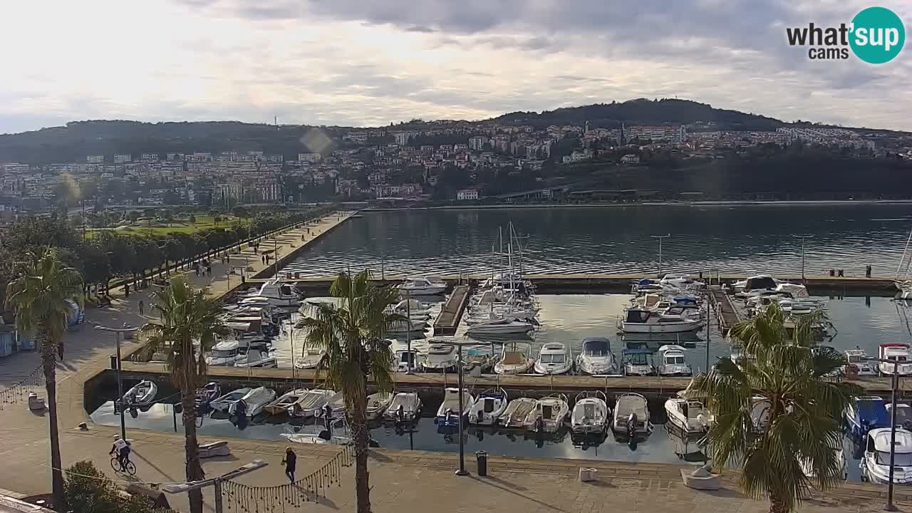 Camera en vivo Koper – puerto deportivo y paseo marítimo desde el Hotel Grand Koper