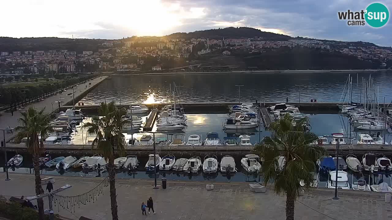 Web kamera Koper – marina i promenada – hotel Grand Koper