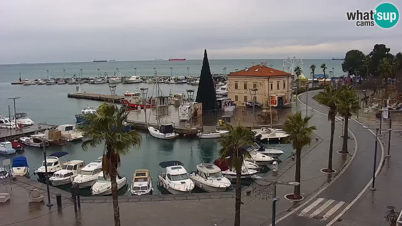 Webcam Koper – Panorama des Jachthafens und der Promenade vom Hotel Grand Koper