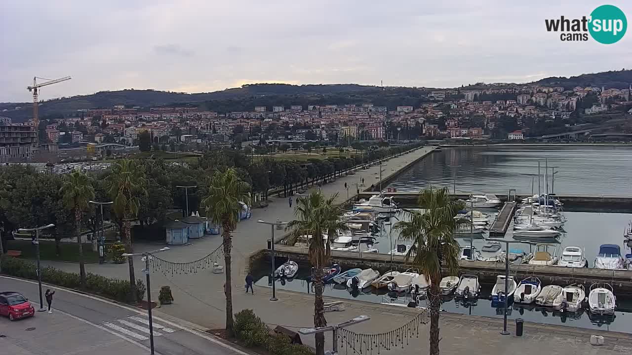 Spletna kamera Koper – Panorama na marino in promenado s Hotela Grand Koper
