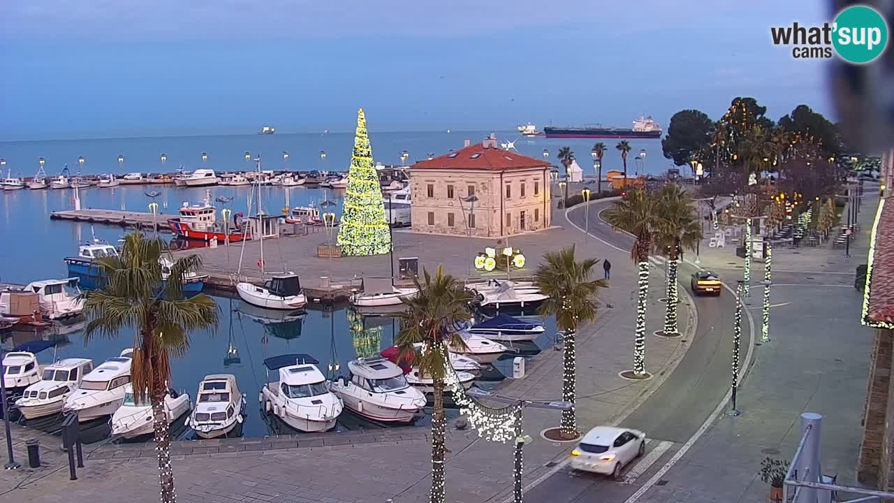 Webcam Koper – Panorama of the marina and promenade from the Grand Hotel Koper