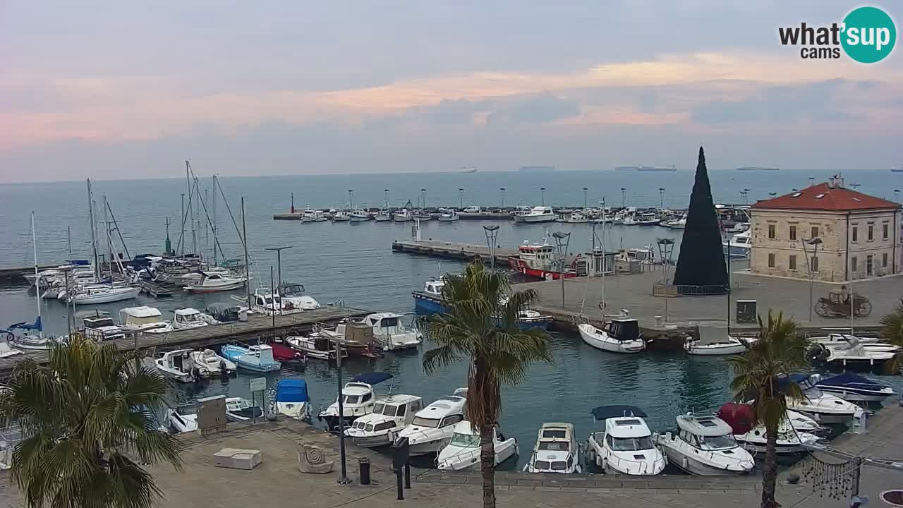 Webcam Koper – Panorama de la marina et de la promenade depuis le Grand Hotel Koper