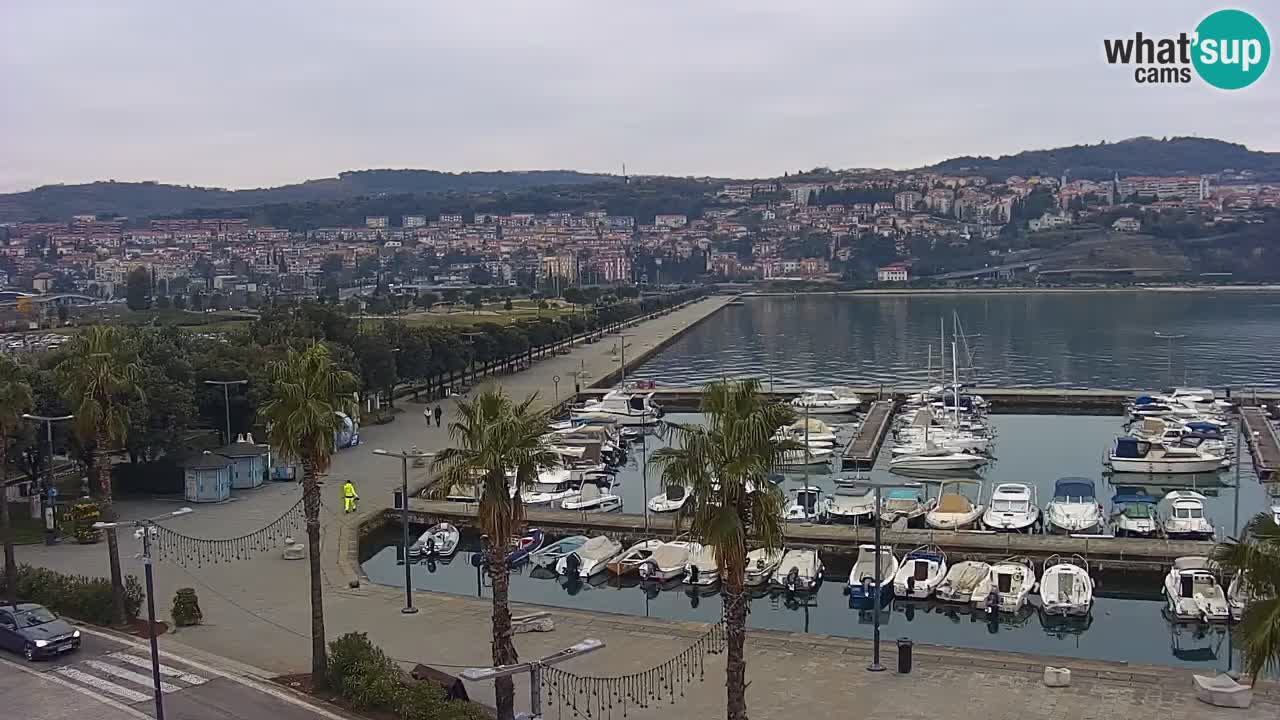 Spletna kamera Koper – Panorama na marino in promenado s Hotela Grand Koper