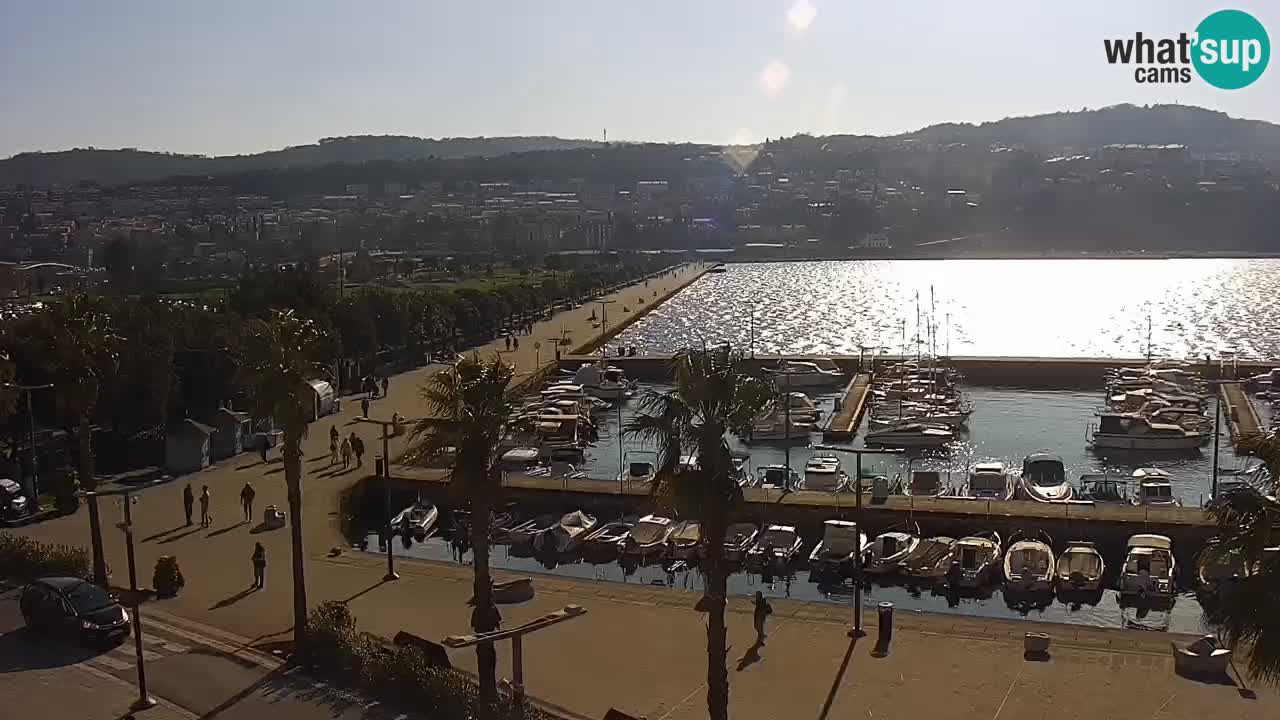 Webcam Koper – Panorama des Jachthafens und der Promenade vom Hotel Grand Koper