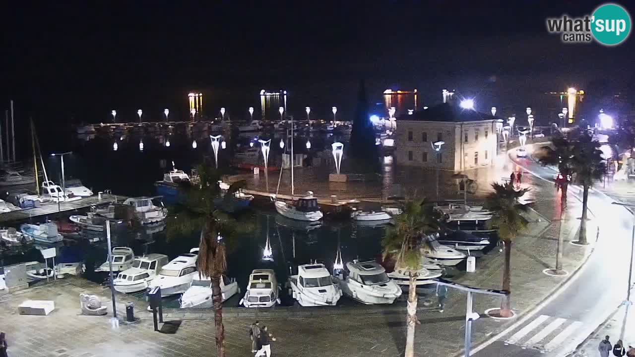 Spletna kamera Luka Koper v živo – Potniški terminal in tovorno pristanišče – Slovenija