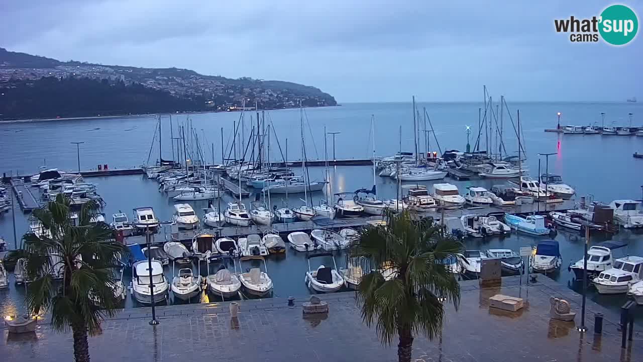 Camera en vivo Koper – puerto deportivo y paseo marítimo desde el Hotel Grand Koper