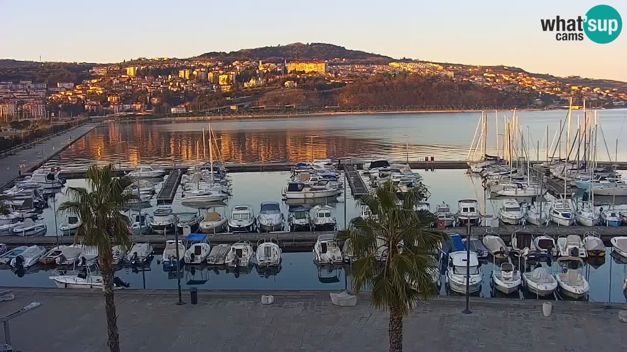 Webcam Koper – Panorama de la marina et de la promenade depuis le Grand Hotel Koper