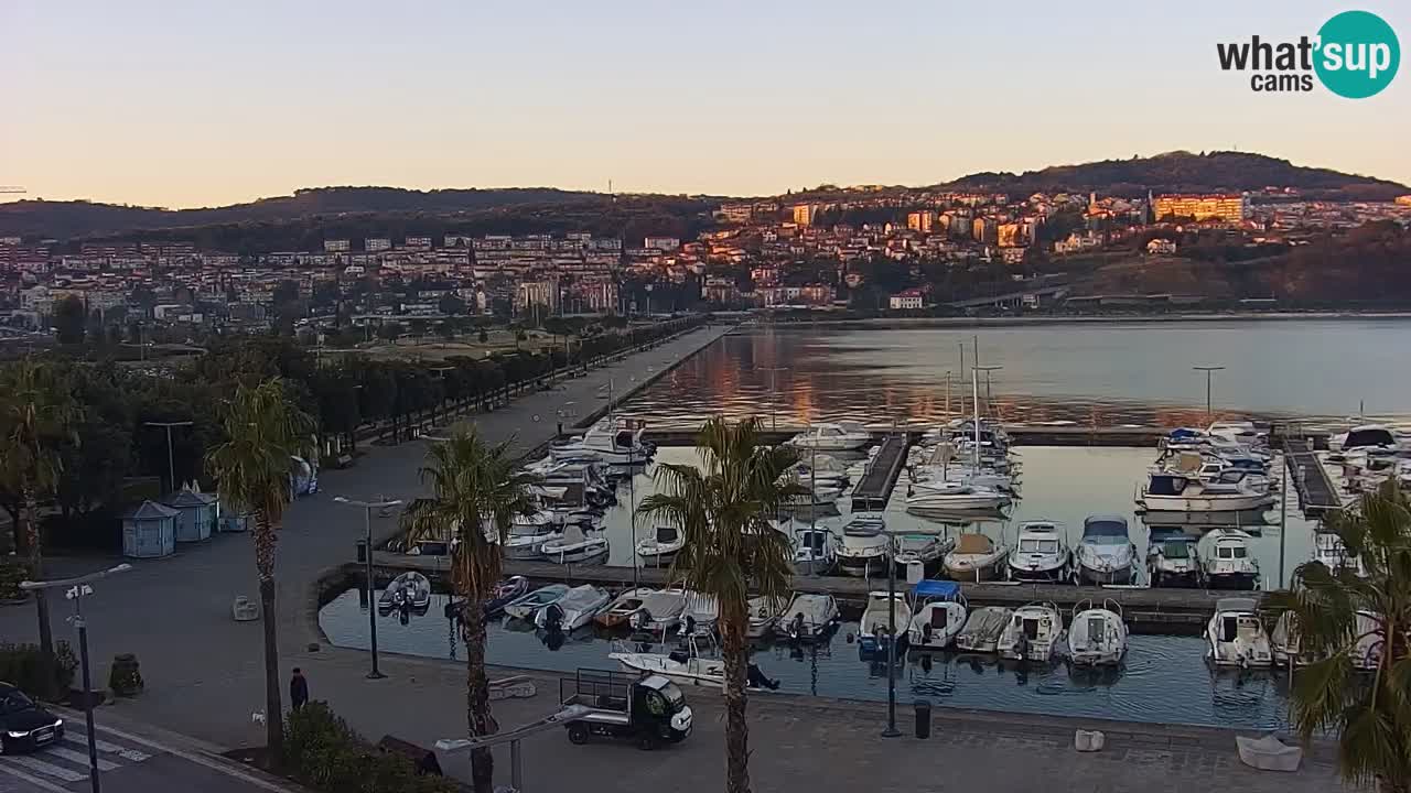 Webcam Koper – Panorama of the marina and promenade from the Grand Hotel Koper