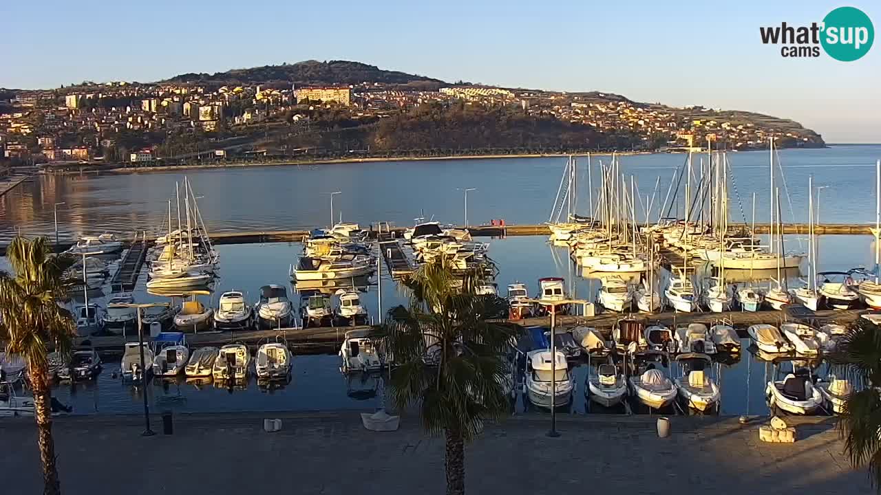 Spletna kamera Koper – Panorama na marino in promenado s Hotela Grand Koper