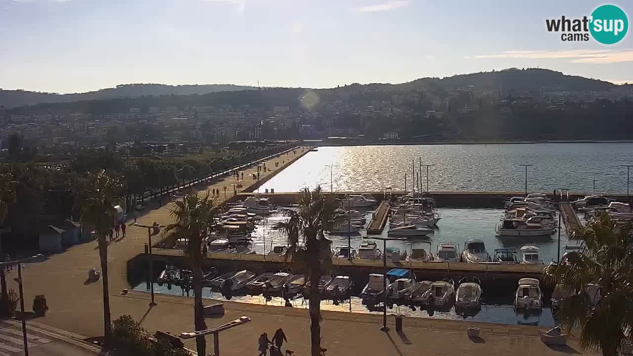 Camera en vivo Koper – puerto deportivo y paseo marítimo desde el Hotel Grand Koper