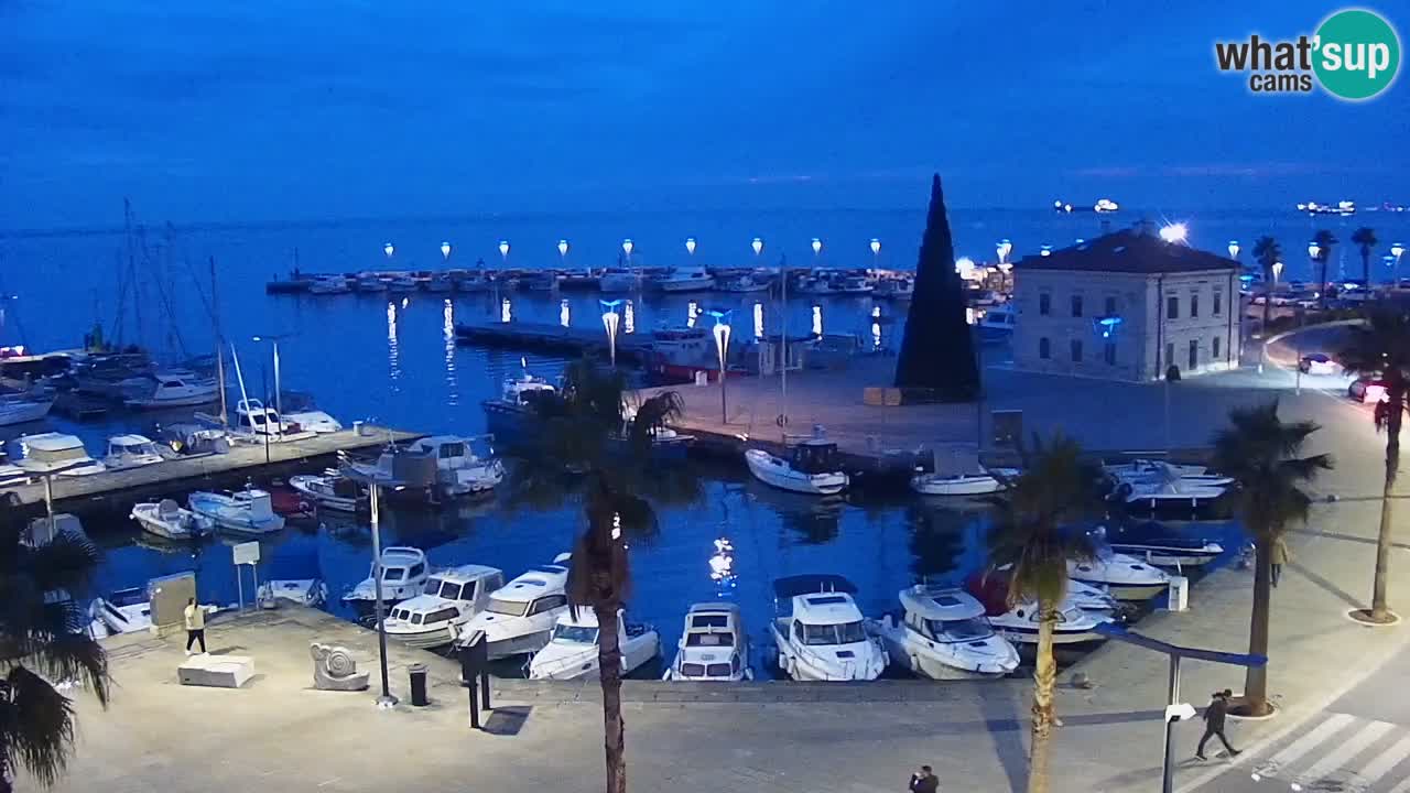 Webcam Koper – Panorama des Jachthafens und der Promenade vom Hotel Grand Koper