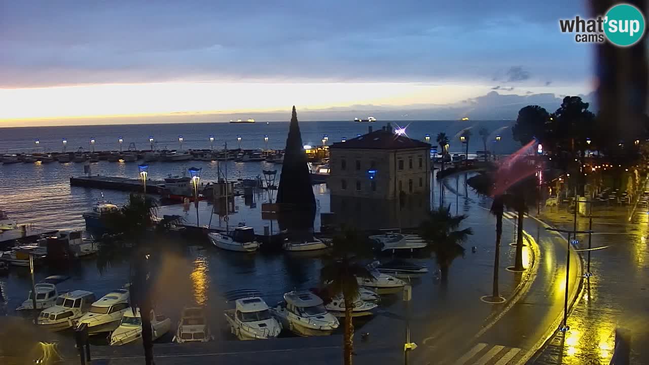Webcam Koper – Panorama de la marina et de la promenade depuis le Grand Hotel Koper