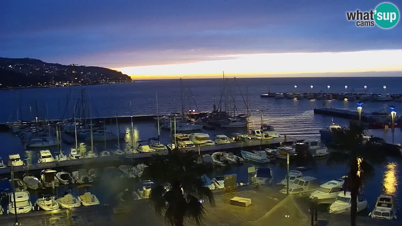 Web kamera Koper – marina i promenada – hotel Grand Koper