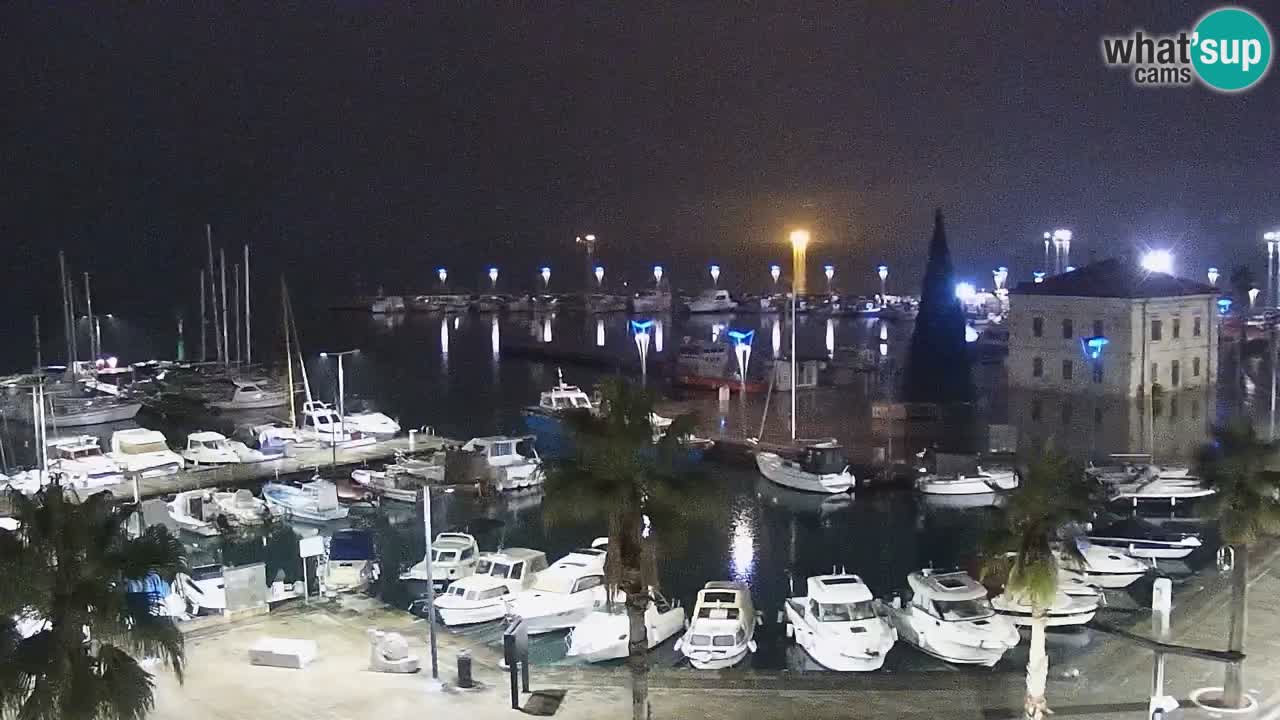 Luka Kopar uživo web kamera – Turistički terminal i teretna luka – Slovenija