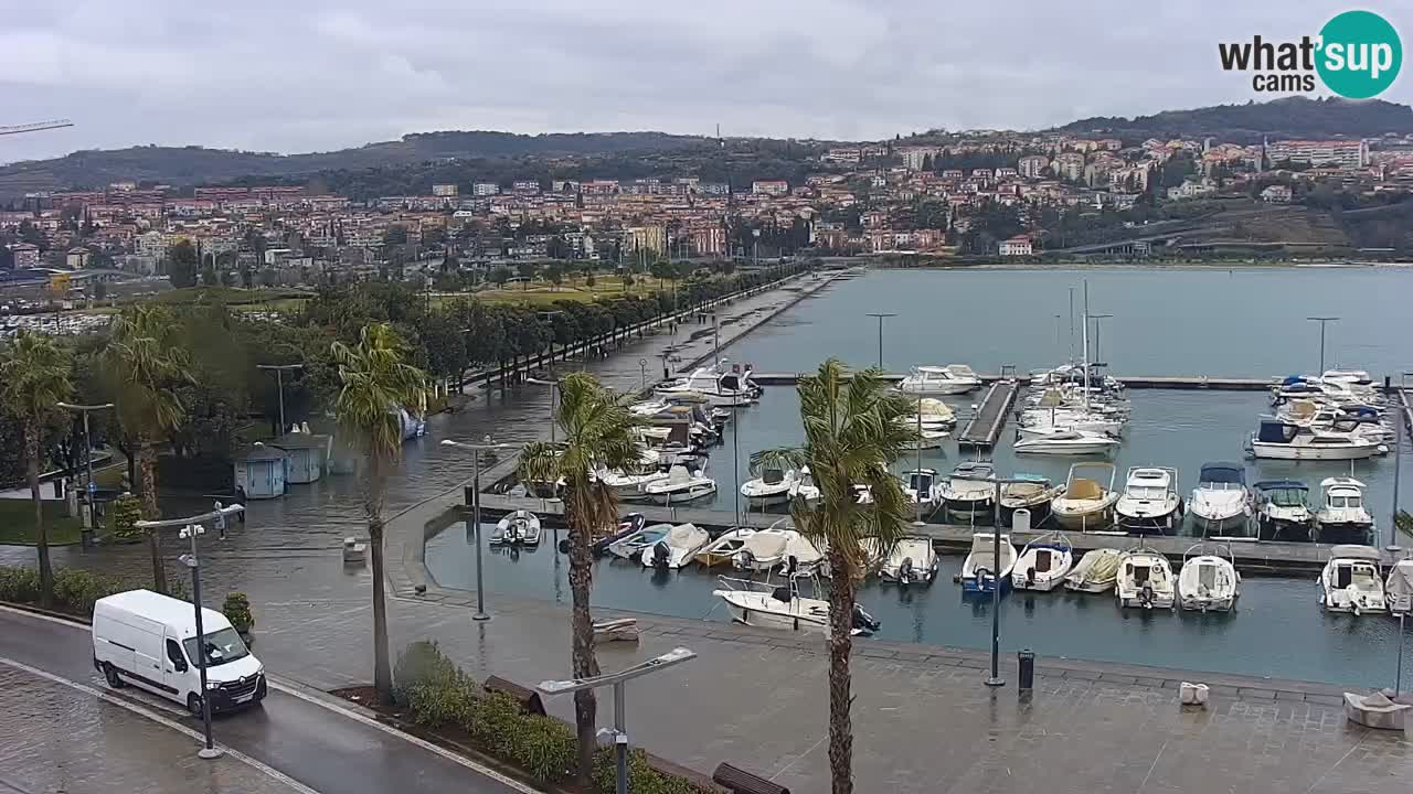 Camera en vivo Koper – puerto deportivo y paseo marítimo desde el Hotel Grand Koper
