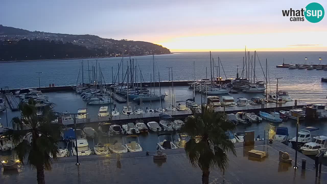 Web kamera Koper – marina i promenada – hotel Grand Koper