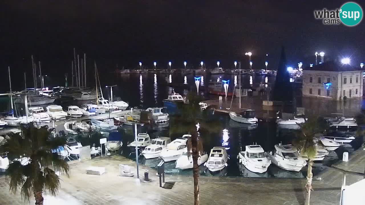 Webcam Koper – Panorama des Jachthafens und der Promenade vom Hotel Grand Koper