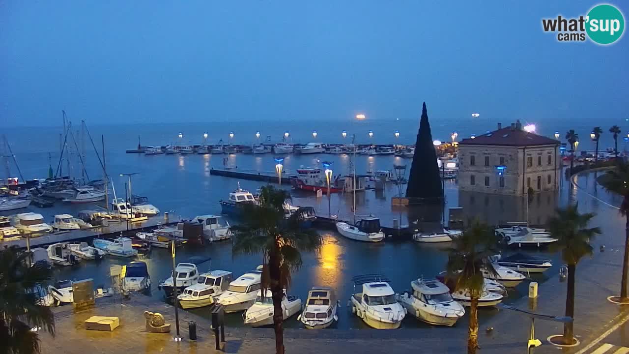 Webcam Koper – Panorama of the marina and promenade from the Grand Hotel Koper