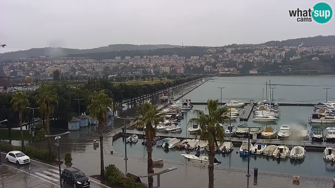Spletna kamera Koper – Panorama na marino in promenado s Hotela Grand Koper