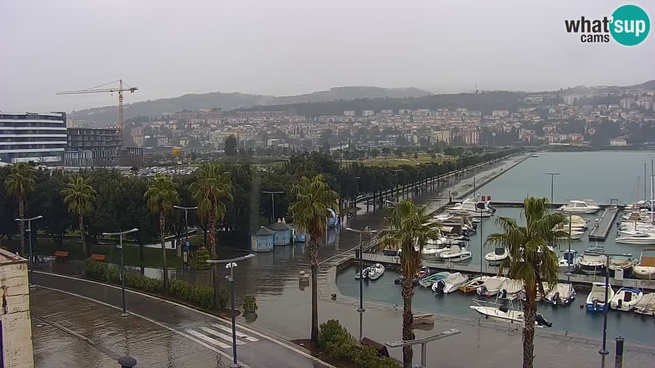 Camera en vivo Koper – puerto deportivo y paseo marítimo desde el Hotel Grand Koper
