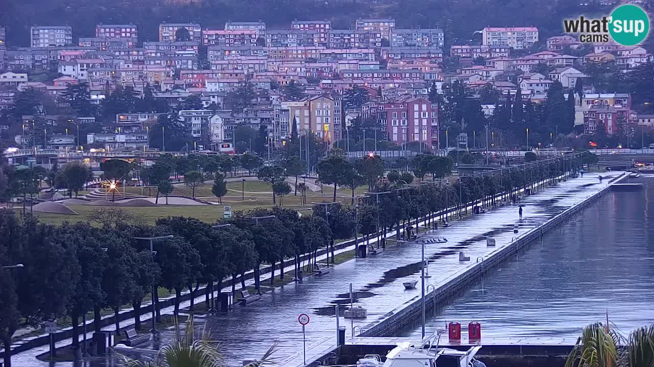 Web kamera Koper – marina i promenada – hotel Grand Koper