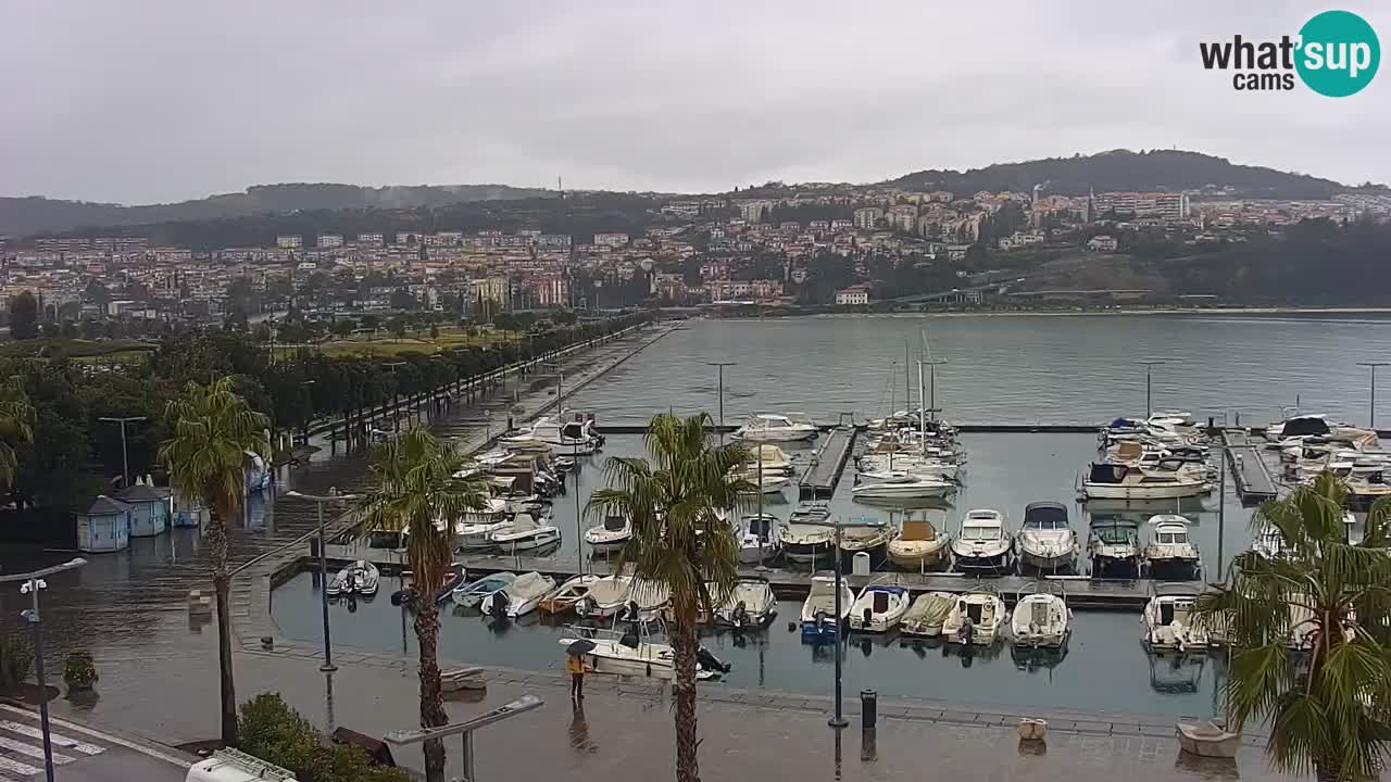 Webcam Koper – Panorama de la marina et de la promenade depuis le Grand Hotel Koper