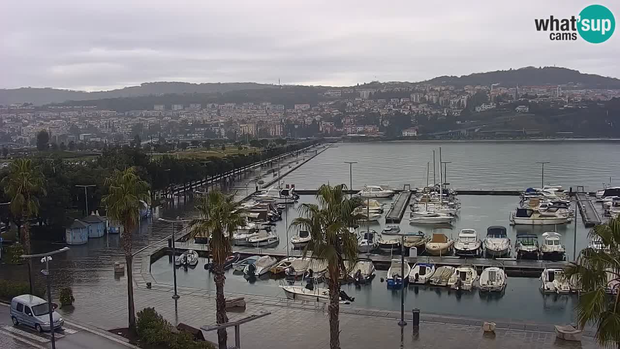 Webcam Koper – Panorama de la marina et de la promenade depuis le Grand Hotel Koper
